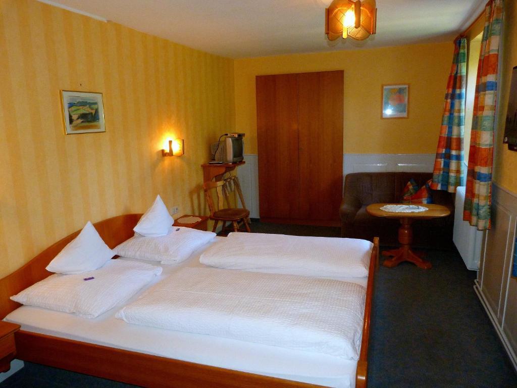 Pension Loeffelschmiede Lenzkirch Room photo